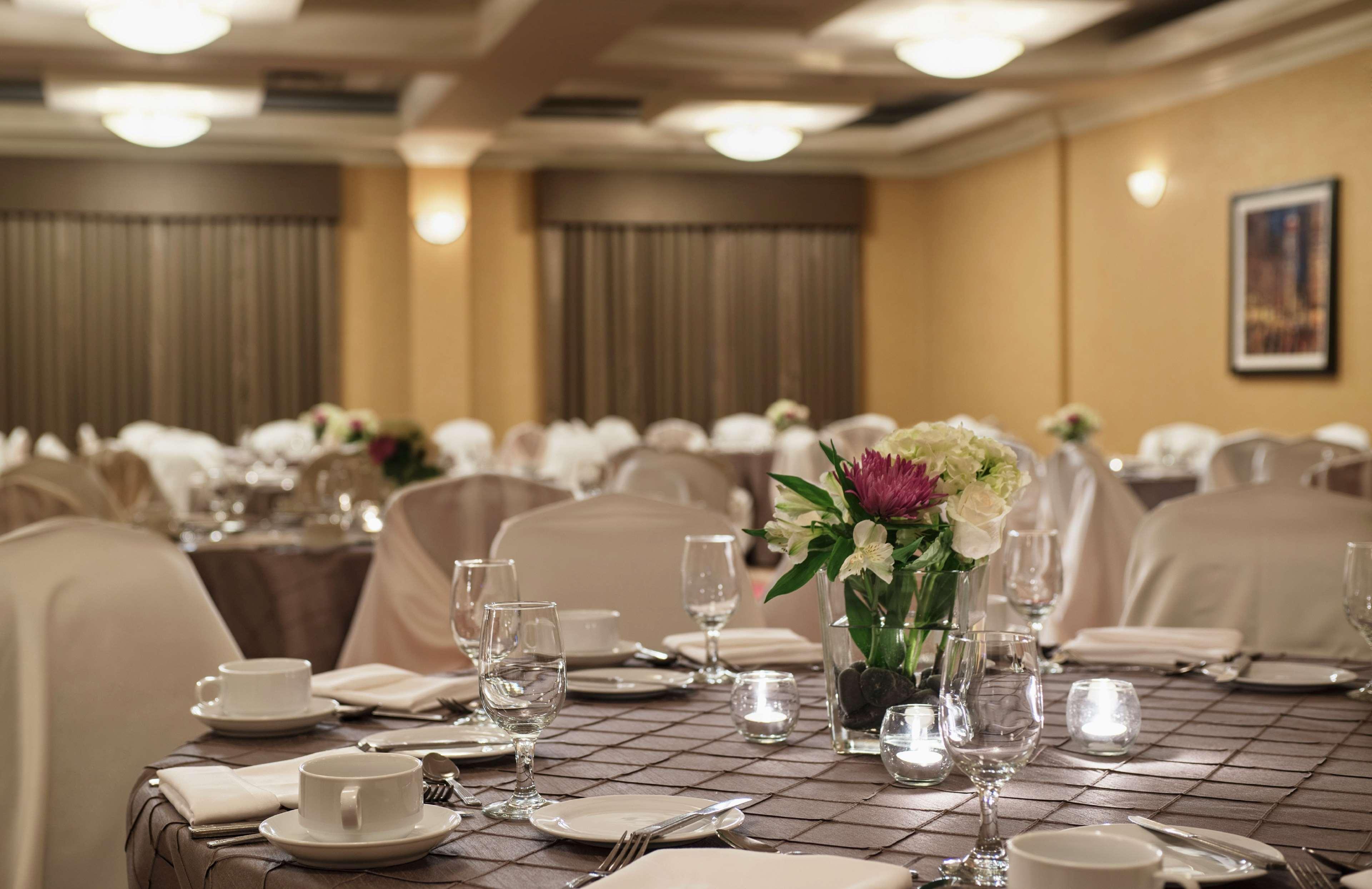 Hilton Garden Inn West Edmonton Buitenkant foto